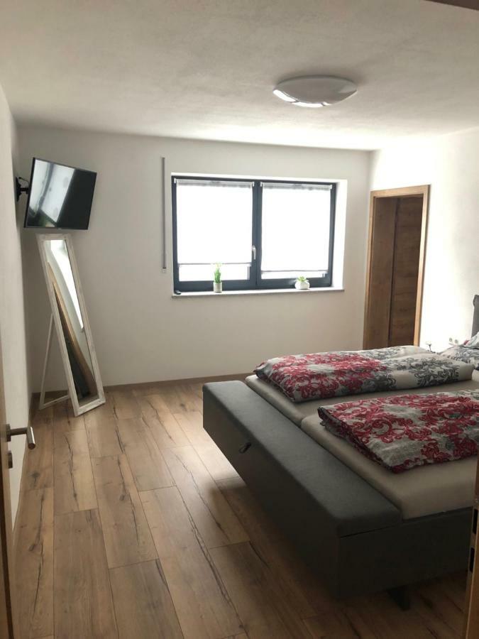 Landhaus Ferienwohnungen Mit Pool Und Wellness Neukirchen-Balbini Exteriör bild