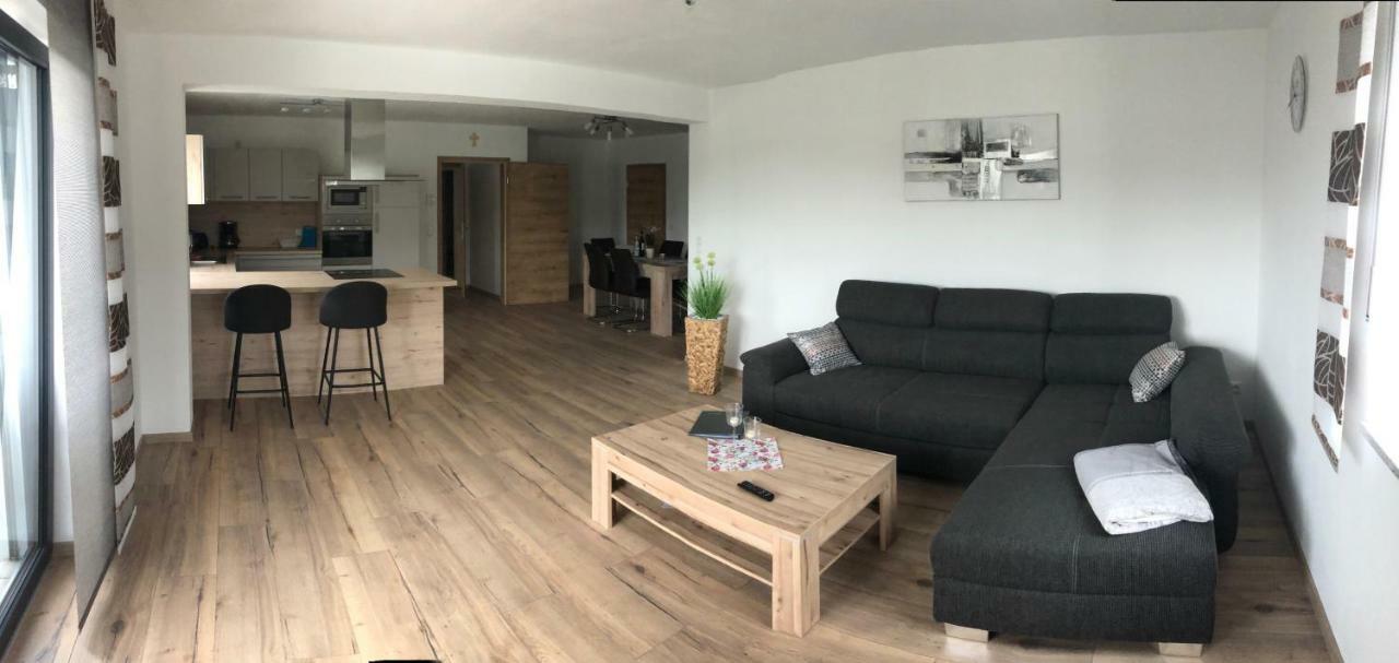 Landhaus Ferienwohnungen Mit Pool Und Wellness Neukirchen-Balbini Exteriör bild
