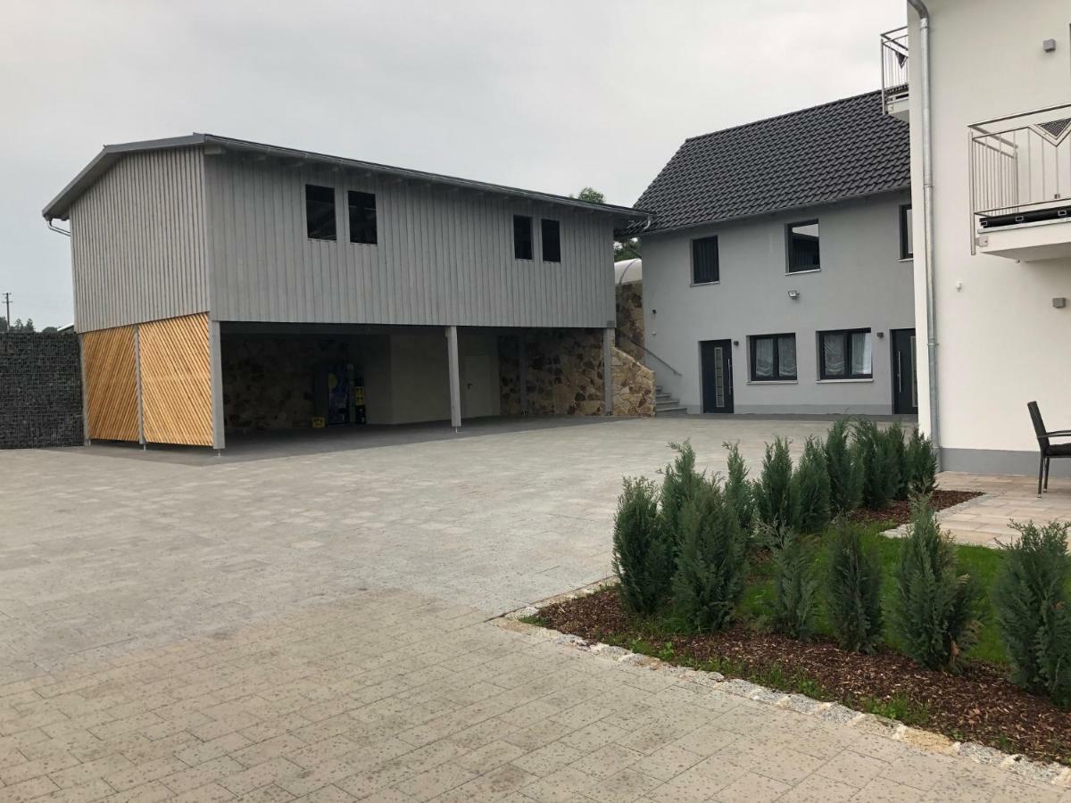 Landhaus Ferienwohnungen Mit Pool Und Wellness Neukirchen-Balbini Exteriör bild
